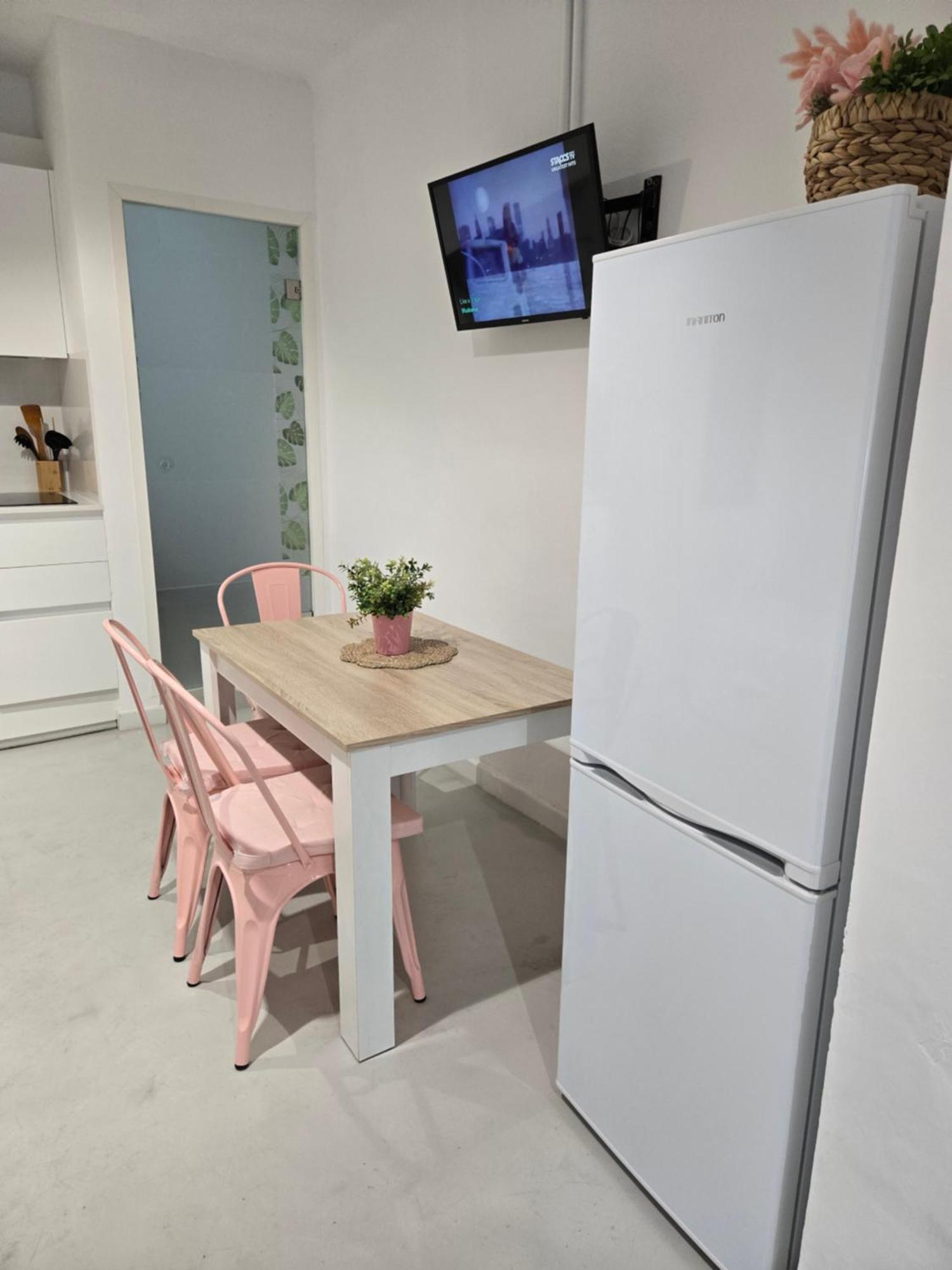 Little Love Hospitalet De L'Infant Bagian luar foto